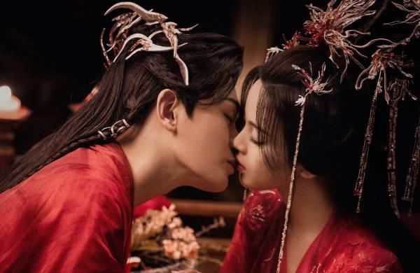 杨超越丁禹兮新剧杀青,造型亮眼,疑似没有男二女二,期待值拉满休闲区蓝鸢梦想 - Www.slyday.coM 杨超越丁禹兮新剧杀青,造型亮眼,疑似没有男二女二,期待值拉满休闲区蓝鸢梦想 - Www.slyday.coM