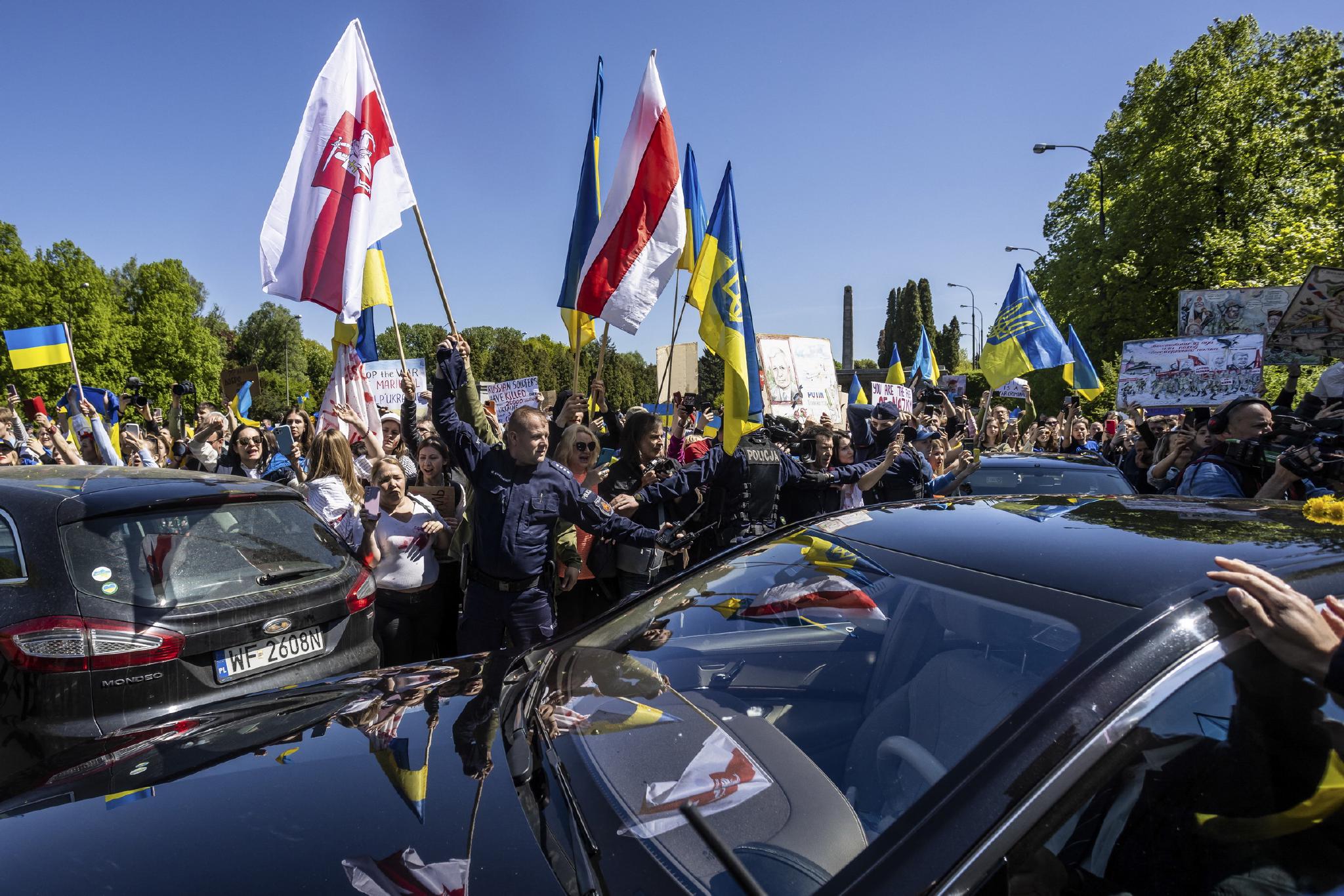 俄驻波兰大使被泼红我为祖国感到骄傲羞辱俄罗斯适得其反