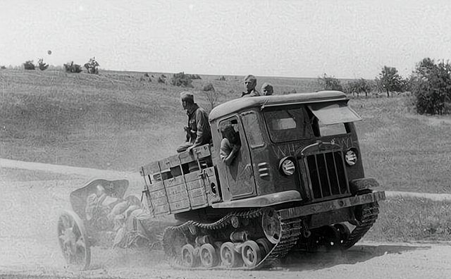让大炮不再被泥泞束缚苏联stz5火炮牵引拖拉机