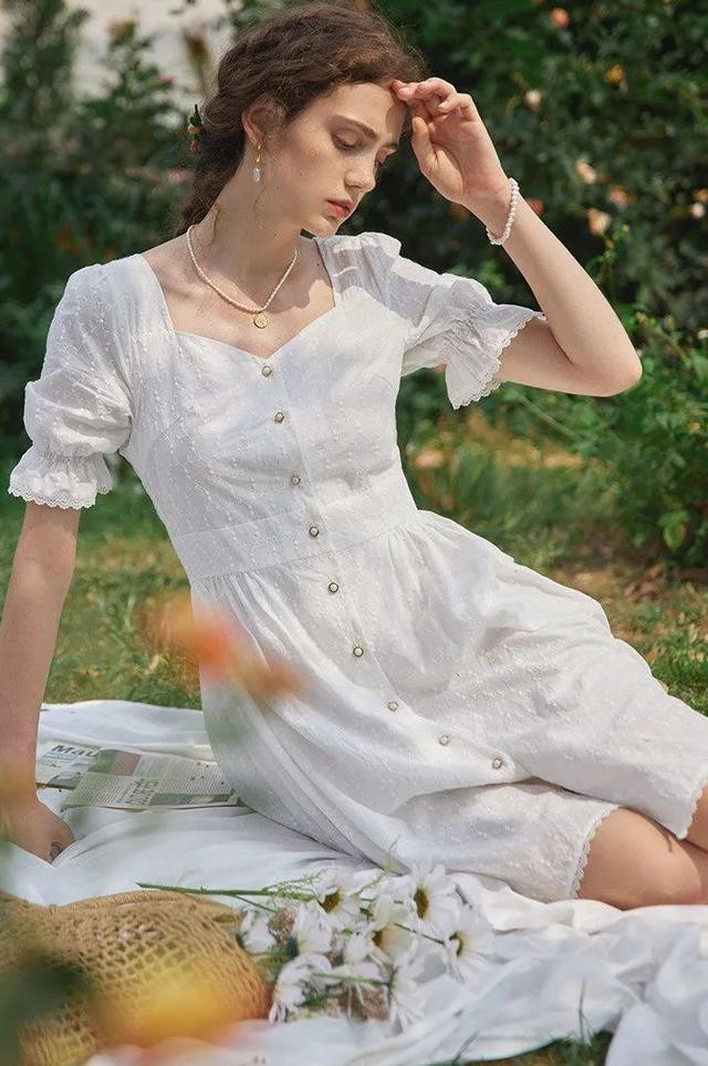 这个夏天爱上了优雅的法式风穿搭用风格进行诠释时髦与高级