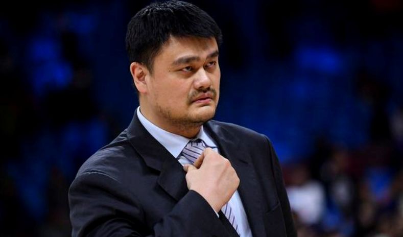 杨毅真敢说揭露cba多年前的黑幕裁判现场直接跟主教练摊牌