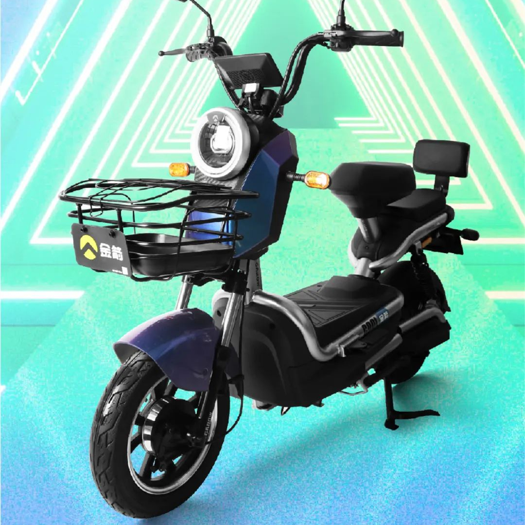 金箭酷迅测评车身流畅动感搭载大容量电池续航90公里