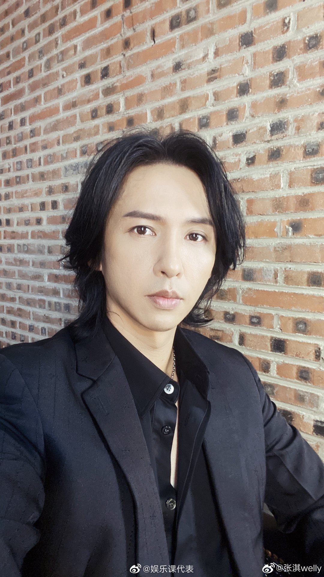 10日张淇welly发文我感觉现在血管里流的已经不是血了流的都是玉米汁