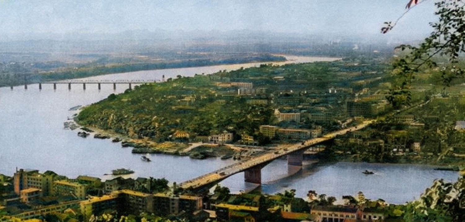 老照片80年代的广西柳州柳江大桥驾鹤市场立鱼峰东环路