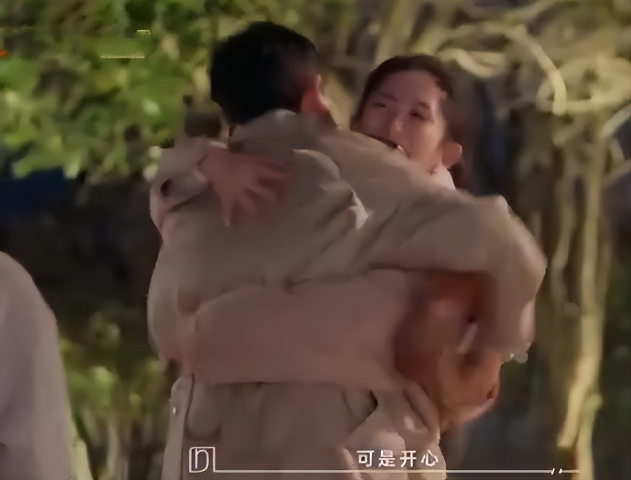 糖分超标!张杰现身谢娜综艺,穿情侣装当众上演深情对视甜齁休闲区蓝鸢梦想 - Www.slyday.coM 糖分超标!张杰现身谢娜综艺,穿情侣装当众上演深情对视甜齁休闲区蓝鸢梦想 - Www.slyday.coM