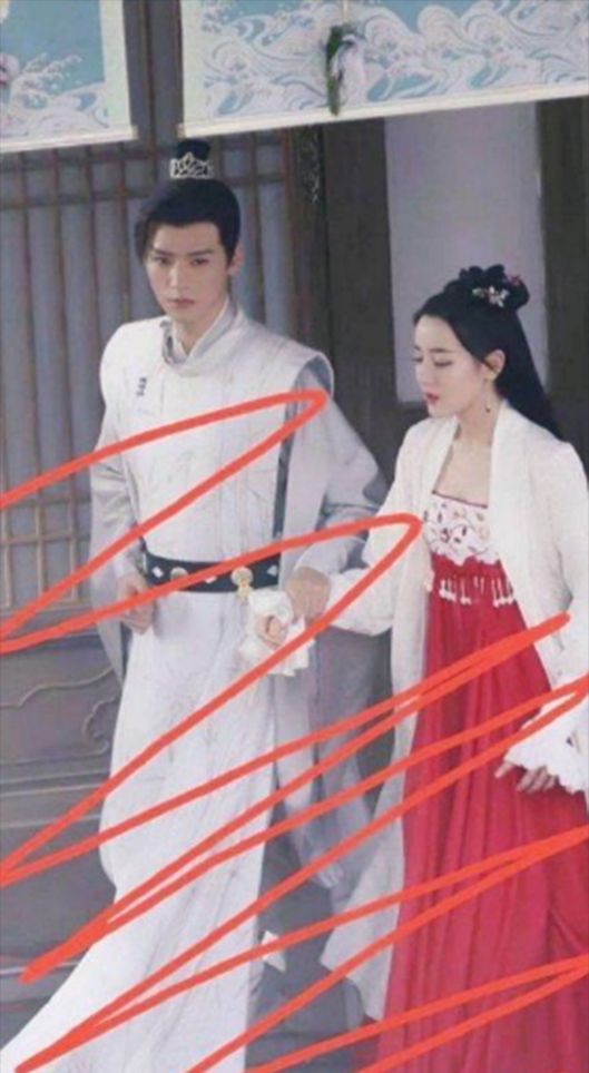 《安乐传》最新路透,迪丽热巴龚俊携手同行,剪影照氛围感满满休闲区蓝鸢梦想 - Www.slyday.coM