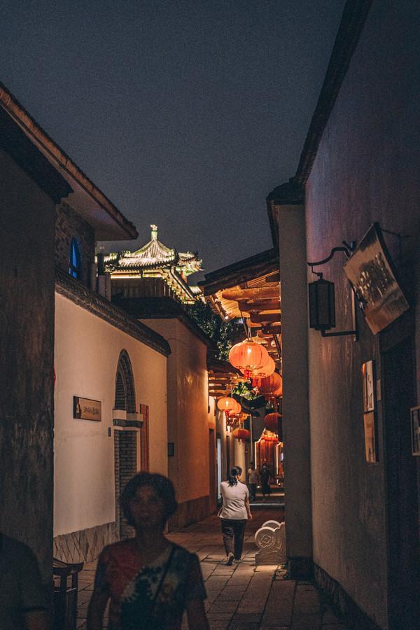 闹市中的街区三坊七巷尽显福州夜色中的美丽