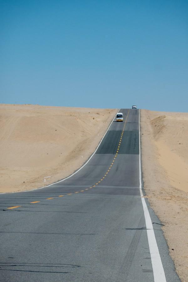 网红公路为何屡屡被禁原来在公路拍照这么危险