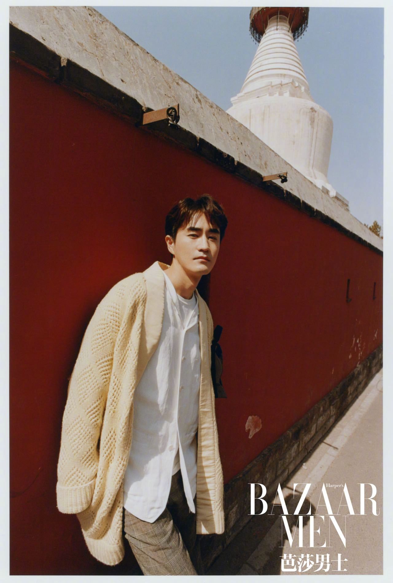 杨玏芭莎男士新写真北京boy与京味儿建筑hooy