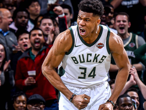 又上脚字母哥这动作真没必要吧