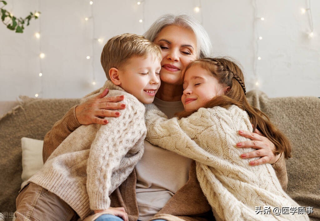 拥抱、牵手、爱抚为什么会让我们觉得好舒服？休闲区蓝鸢梦想 - Www.slyday.coM