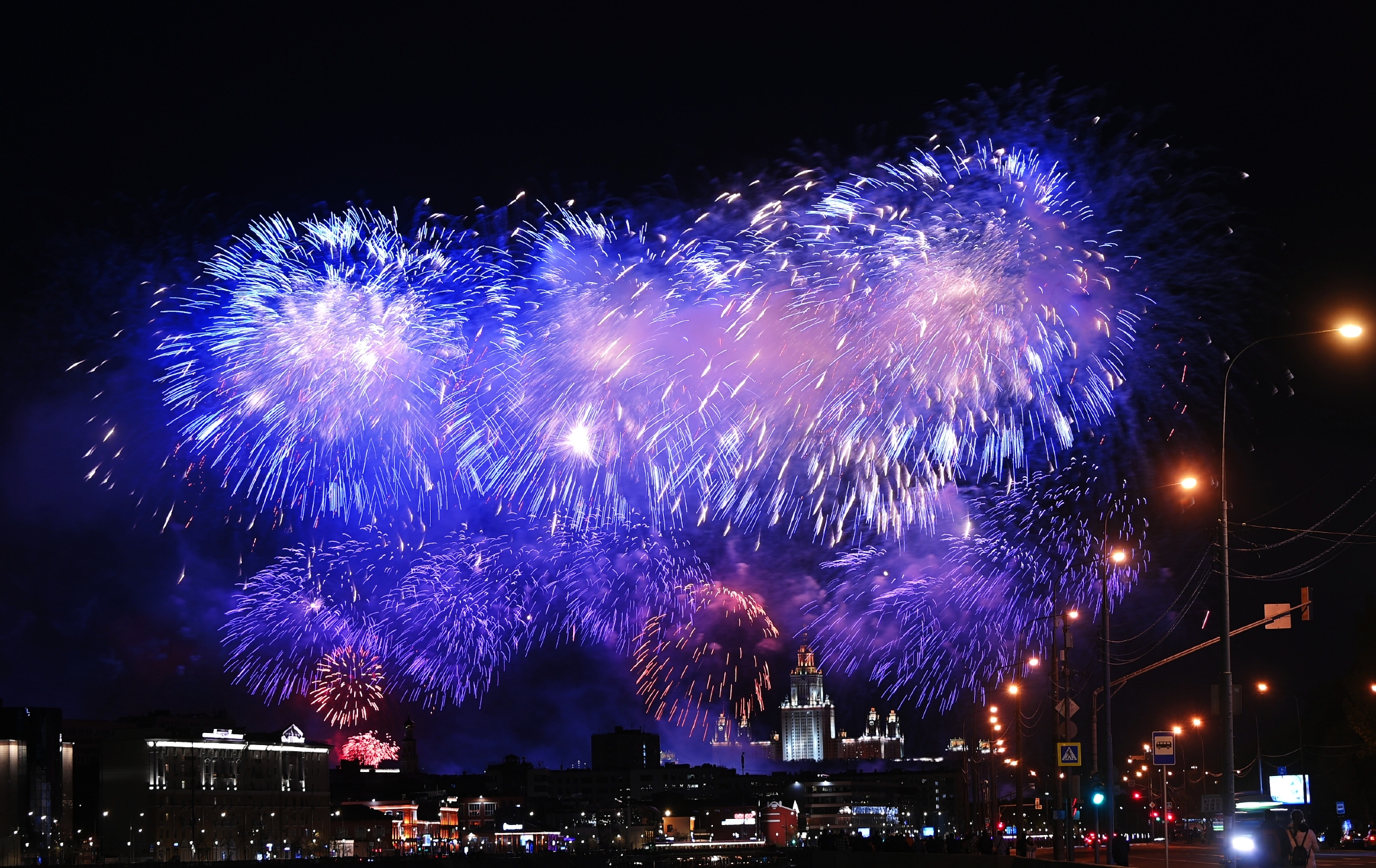 莫斯科:焰火绽放|新华社|俄罗斯莫斯科|莫斯科_新浪新闻