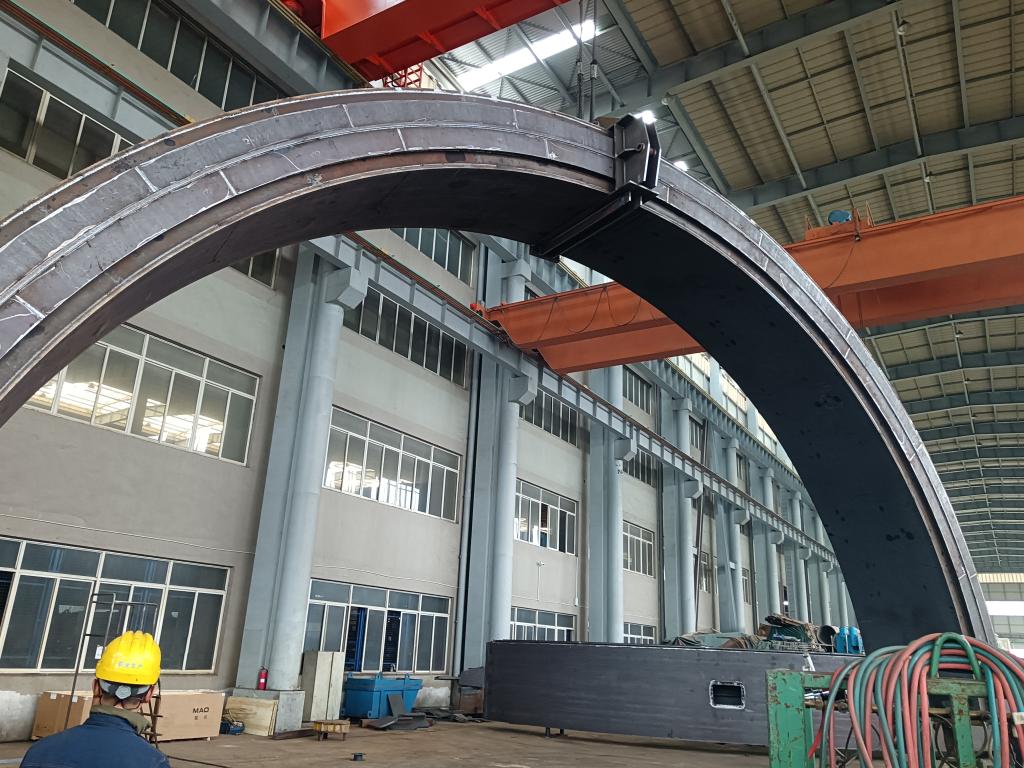 图为弧形梁加工生产场景.(上海市文物局供图)