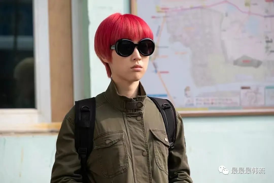 凭借《始动》这部电影,崔成恩获得第25届春沙电影节新人女演员奖,可以