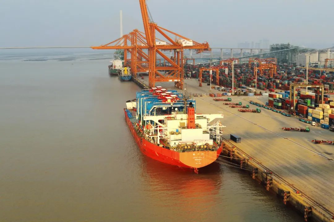 图为厦门港海沧港区远海码头