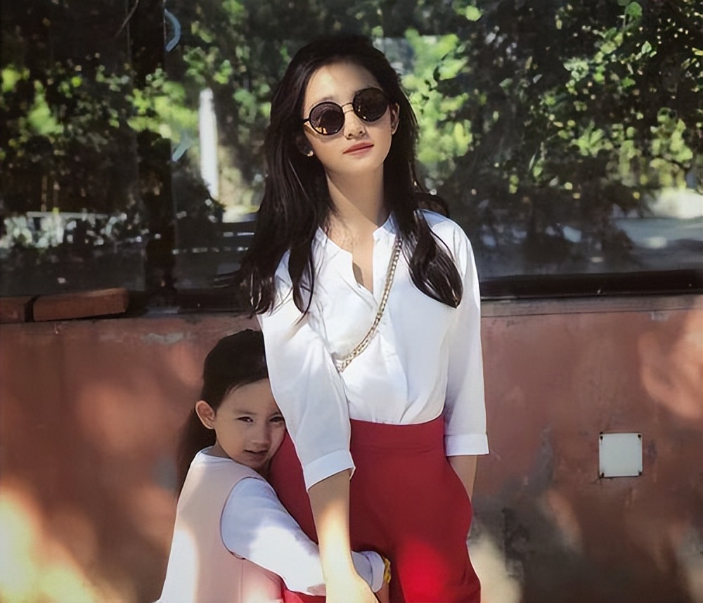 若想女儿有眼界格局高，要把握五个重要阶段，有女儿的家庭了解下休闲区蓝鸢梦想 - Www.slyday.coM