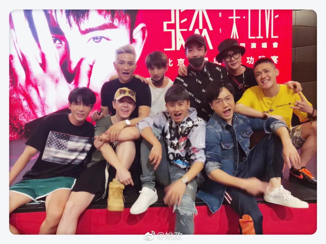 扯白07年快乐男声十三强错综复杂的人际关系以及谐星之路