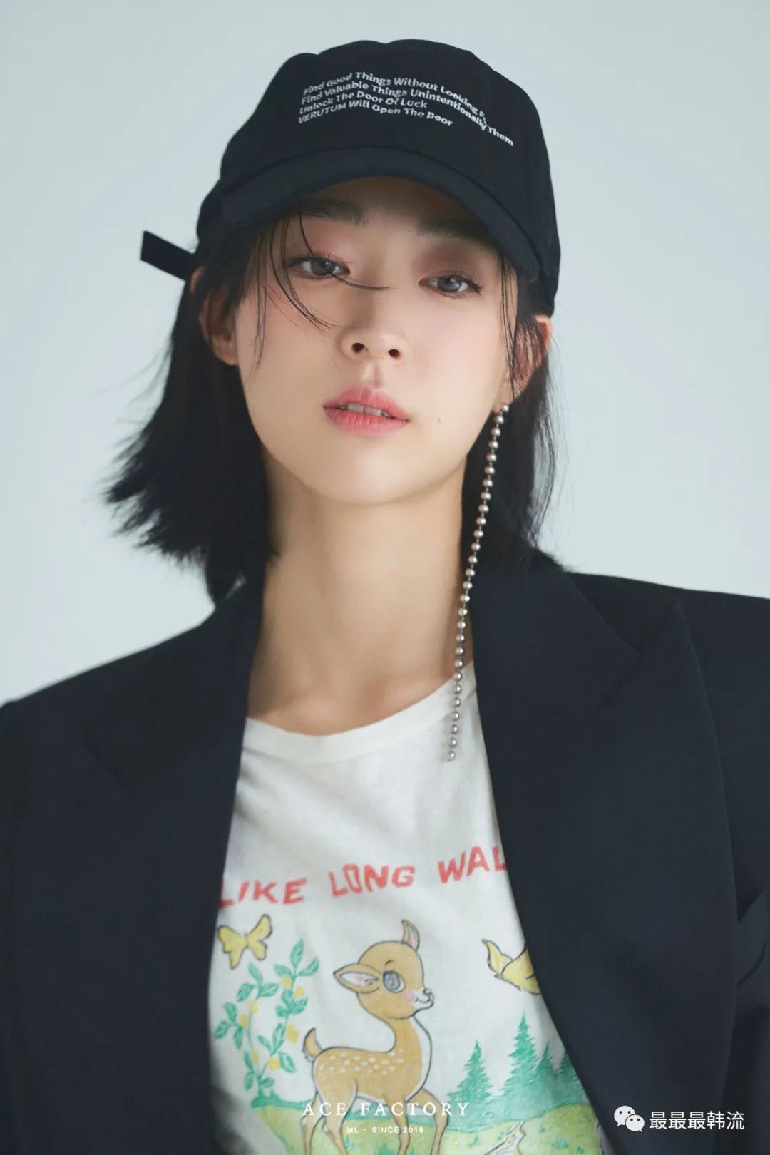 这个短发造型是来自最近崔成恩的网飞新电视剧《安娜拉苏玛娜拉》里的