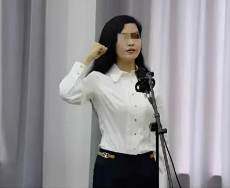 惊魂！美女局长19楼坠亡，校长丈夫被捕！婚姻不可怕，怕的是挑错伴侣休闲区蓝鸢梦想 - Www.slyday.coM