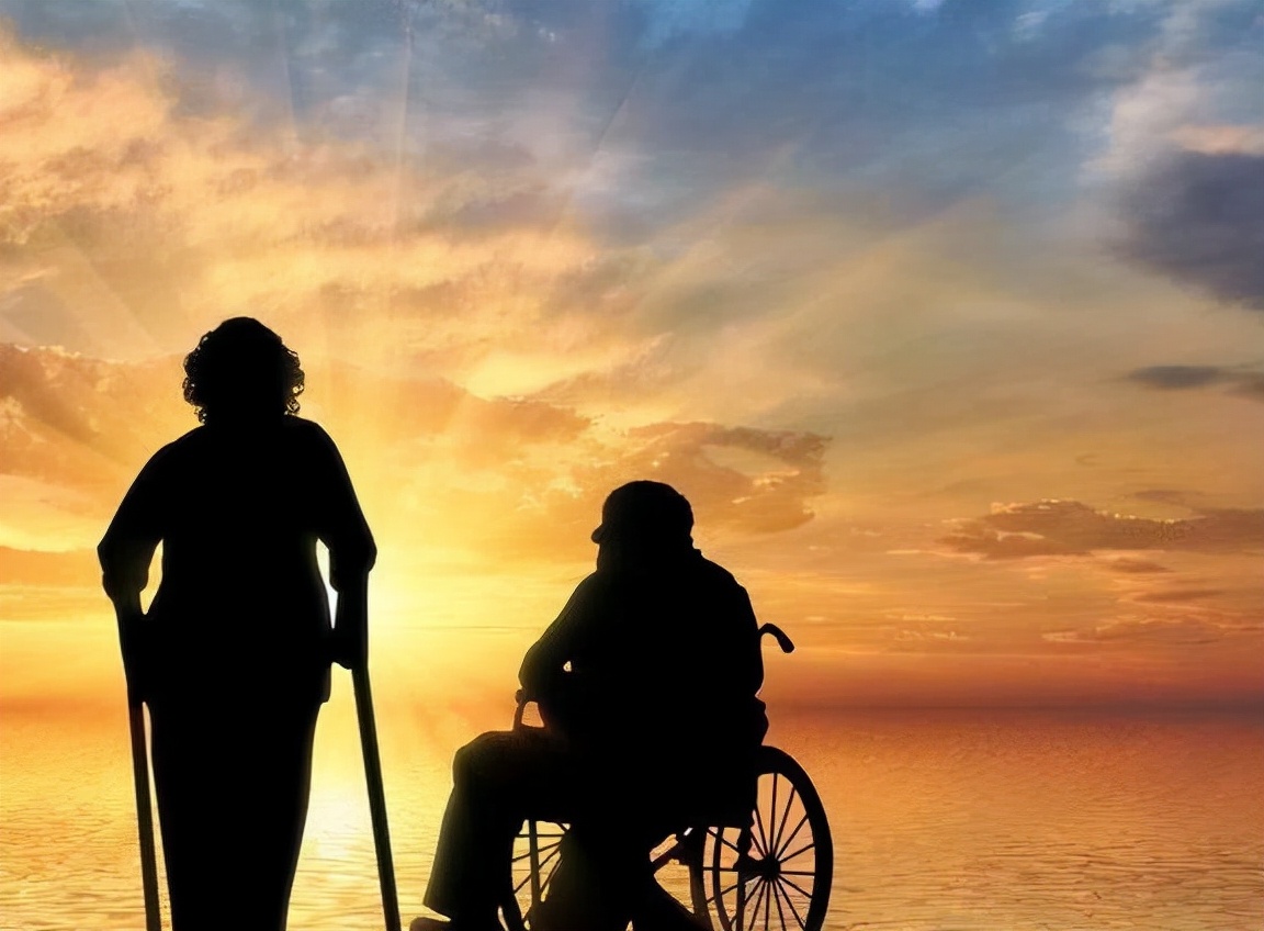 父母老了走不动了儿女要主动面对以下几件事