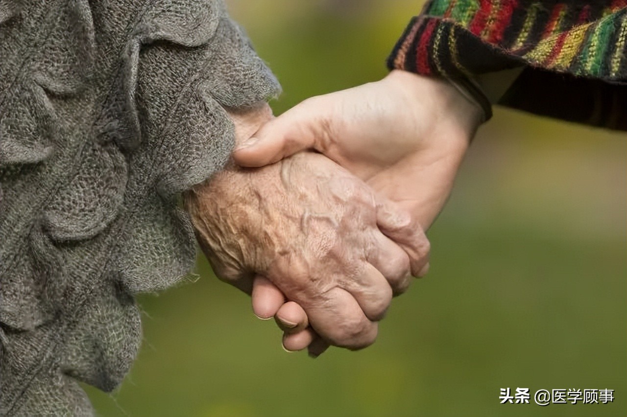 拥抱、牵手、爱抚为什么会让我们觉得好舒服？休闲区蓝鸢梦想 - Www.slyday.coM