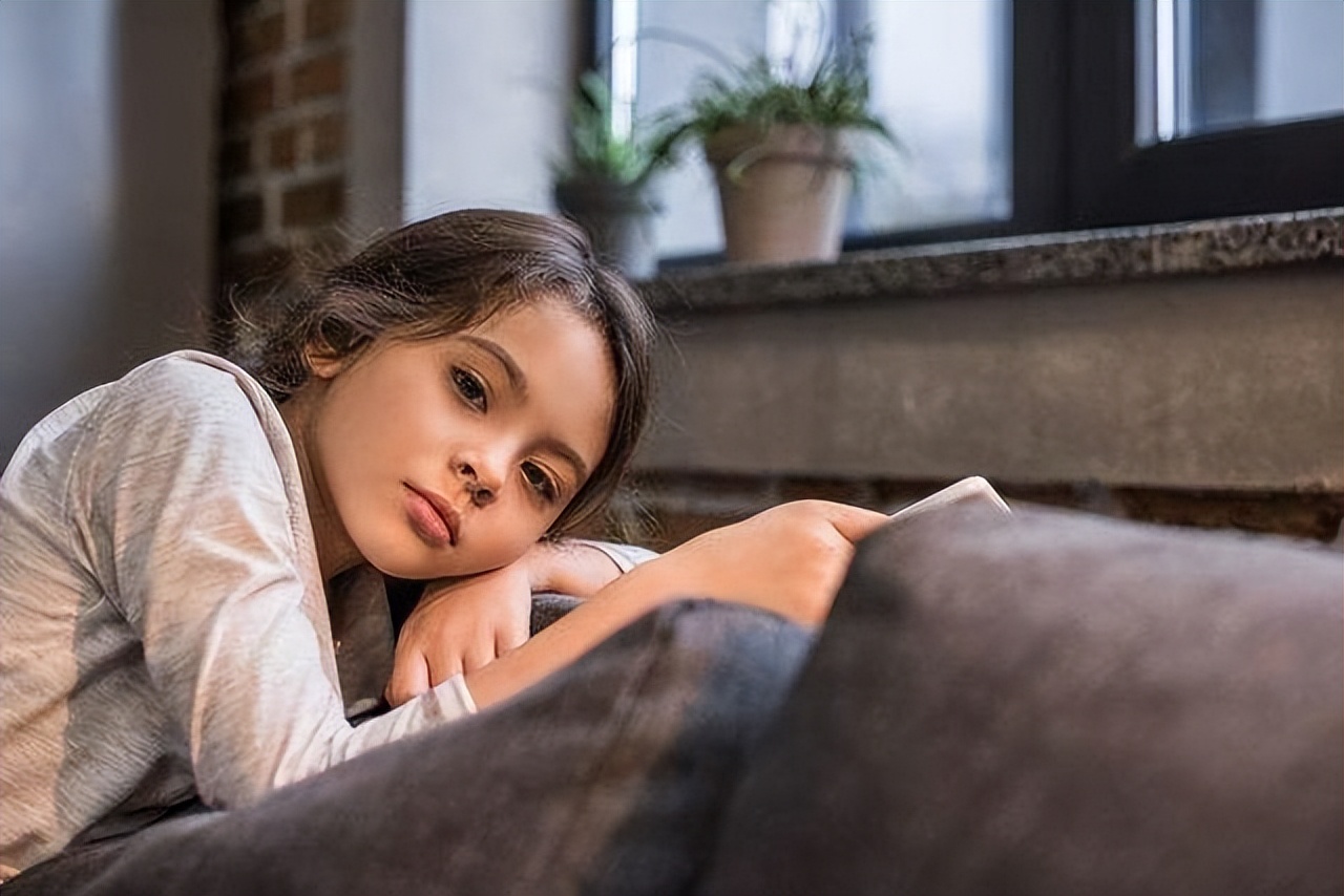若想女儿有眼界格局高，要把握五个重要阶段，有女儿的家庭了解下休闲区蓝鸢梦想 - Www.slyday.coM