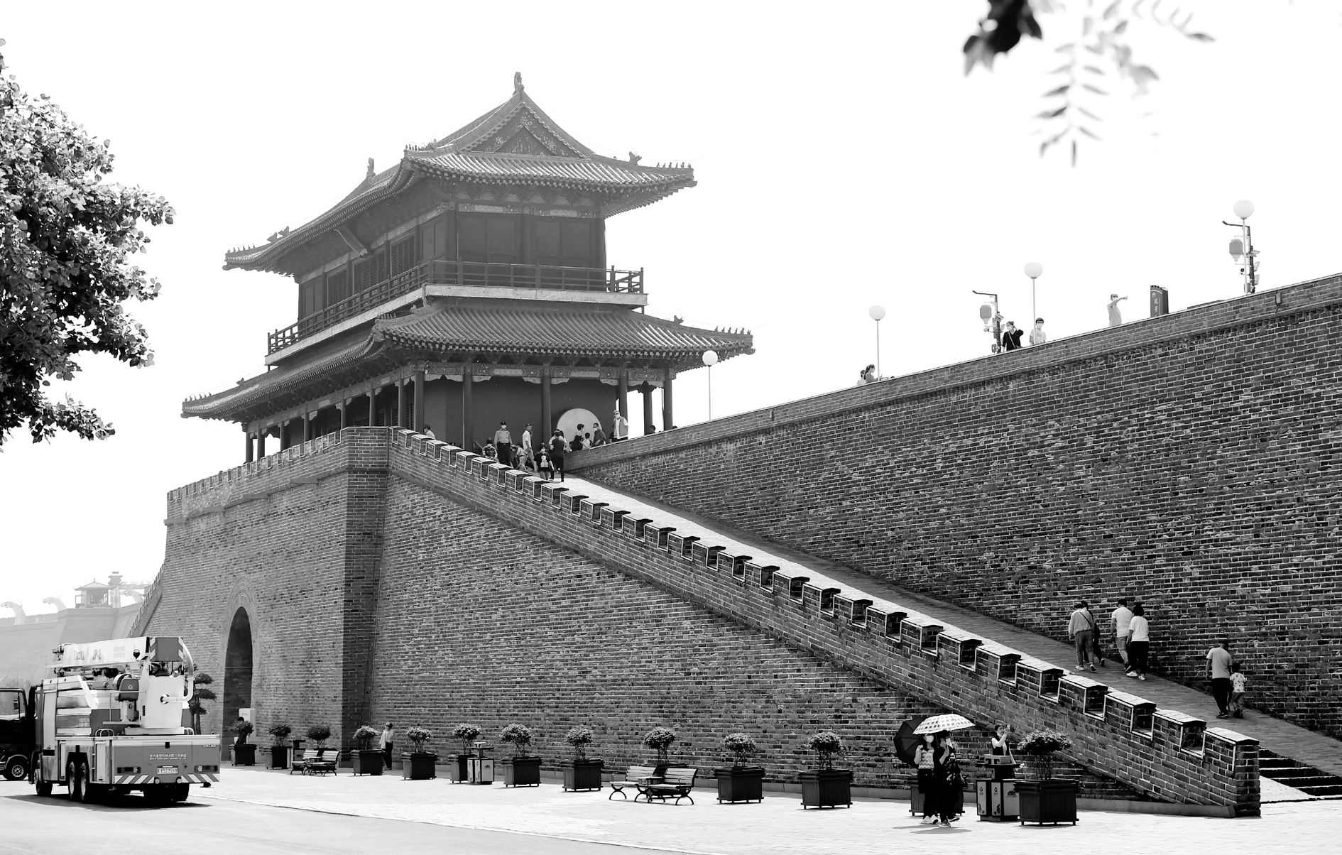 图为正定古城南城门城墙(资料图片).  本报记者 张晓峰 摄