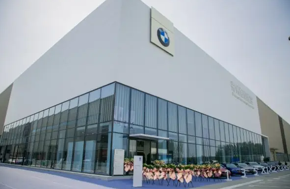 豪华品牌紧凑级SUV行情，奔驰价格坚挺，宝马X2优惠6万