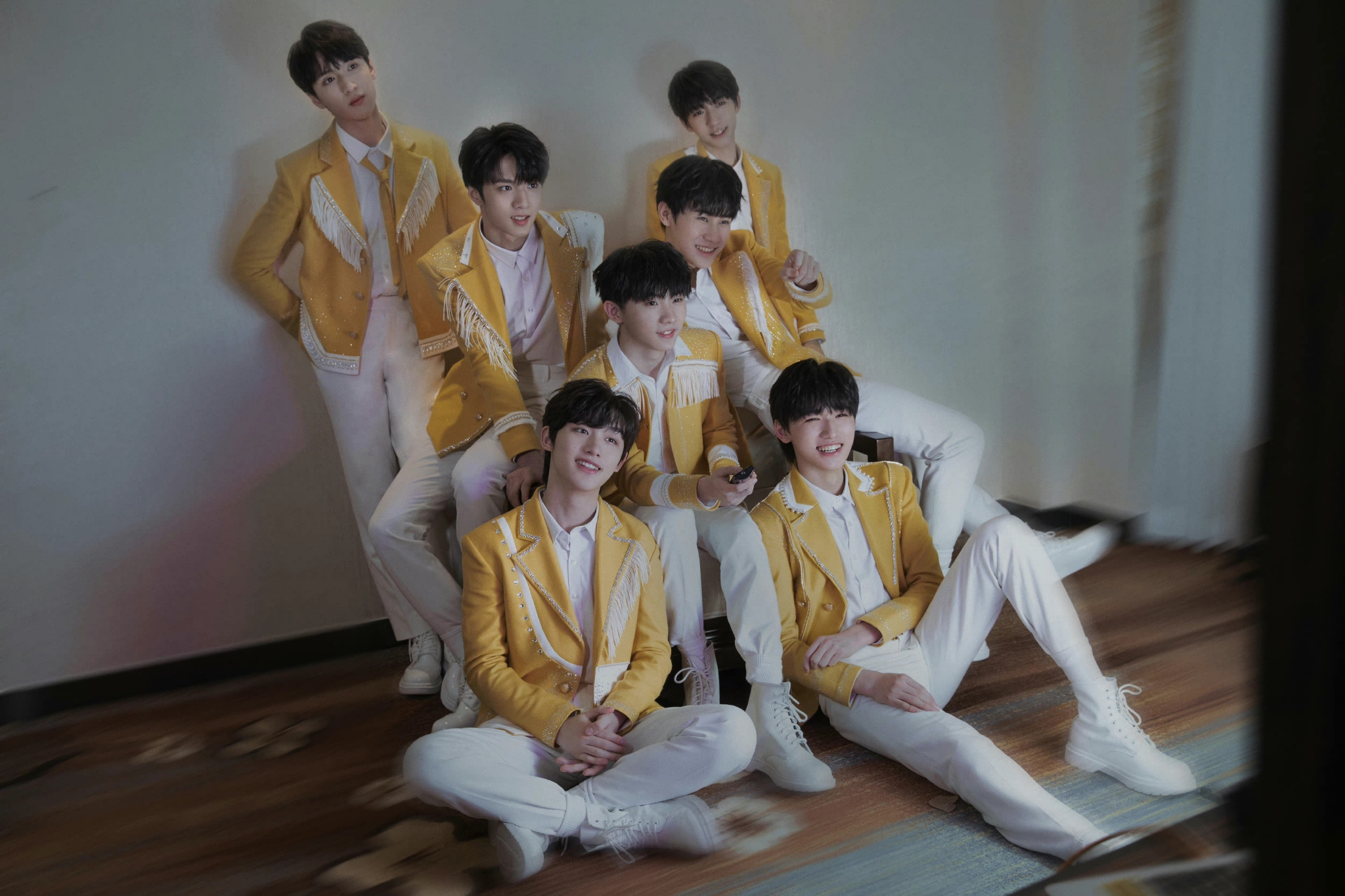 时代少年团出道900天合照出道900天快乐