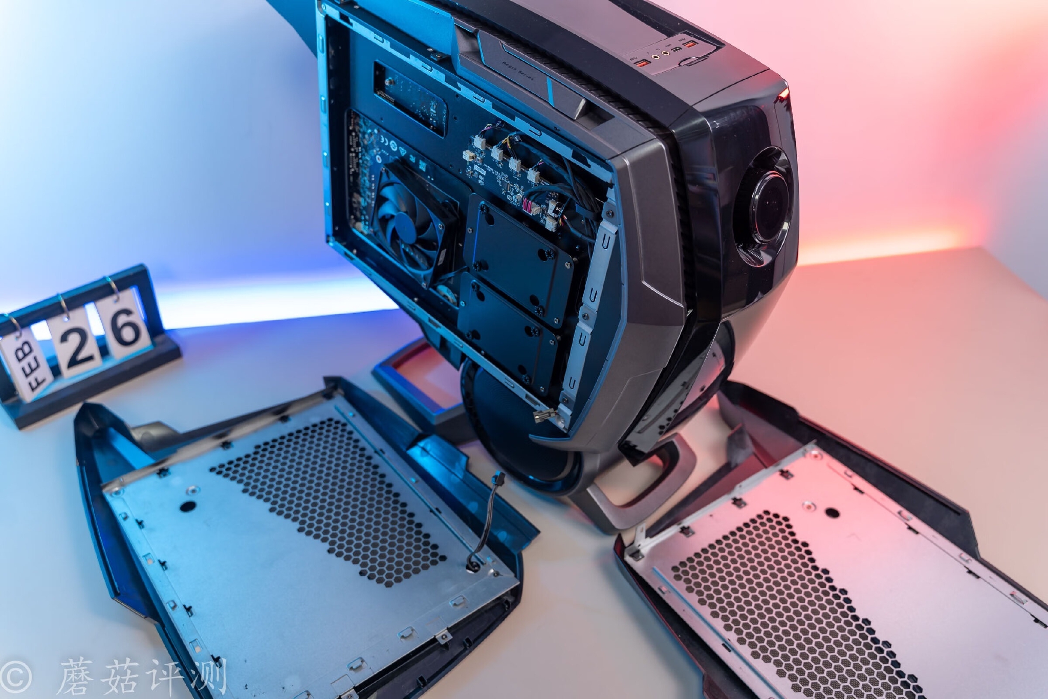 造型酷炫配置顶尖的外星飞船微星宙斯盾ti5水冷游戏主机评测