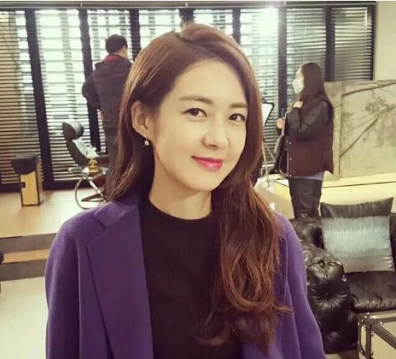 李枖原凭借善德女王爆红23岁闪婚豪门生三胎