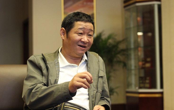 三德子赵亮不当演员退隐深山去养鸡14年带288户农民脱贫致富