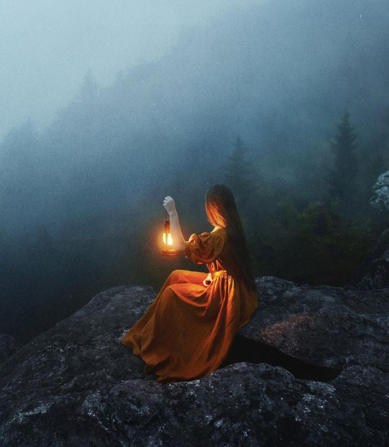 这对摄影师情侣太“勇”了,在悬崖边上拍照片,成品好像童话故事休闲区蓝鸢梦想 - Www.slyday.coM 这对摄影师情侣太“勇”了,在悬崖边上拍照片,成品好像童话故事休闲区蓝鸢梦想 - Www.slyday.coM