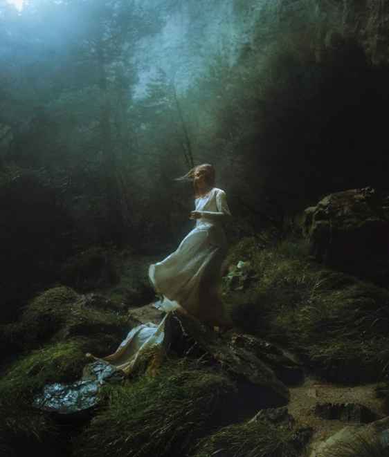 这对摄影师情侣太“勇”了,在悬崖边上拍照片,成品好像童话故事休闲区蓝鸢梦想 - Www.slyday.coM 这对摄影师情侣太“勇”了,在悬崖边上拍照片,成品好像童话故事休闲区蓝鸢梦想 - Www.slyday.coM