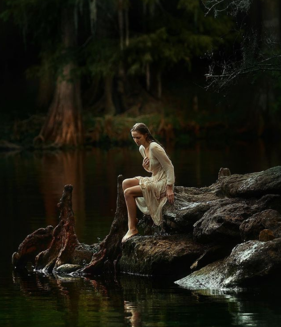 这对摄影师情侣太“勇”了,在悬崖边上拍照片,成品好像童话故事休闲区蓝鸢梦想 - Www.slyday.coM 这对摄影师情侣太“勇”了,在悬崖边上拍照片,成品好像童话故事休闲区蓝鸢梦想 - Www.slyday.coM