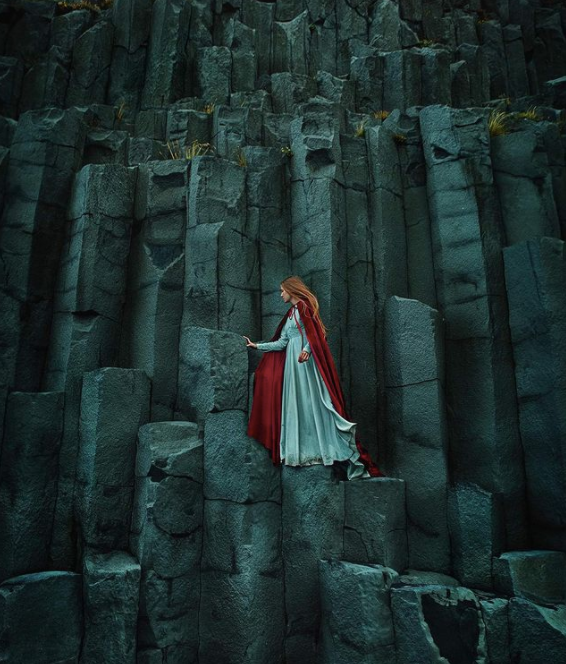 这对摄影师情侣太“勇”了,在悬崖边上拍照片,成品好像童话故事休闲区蓝鸢梦想 - Www.slyday.coM 这对摄影师情侣太“勇”了,在悬崖边上拍照片,成品好像童话故事休闲区蓝鸢梦想 - Www.slyday.coM