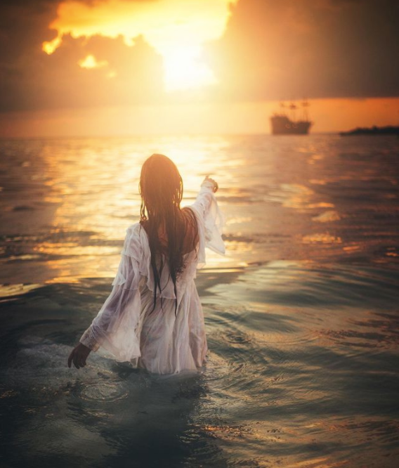 这对摄影师情侣太“勇”了,在悬崖边上拍照片,成品好像童话故事休闲区蓝鸢梦想 - Www.slyday.coM 这对摄影师情侣太“勇”了,在悬崖边上拍照片,成品好像童话故事休闲区蓝鸢梦想 - Www.slyday.coM