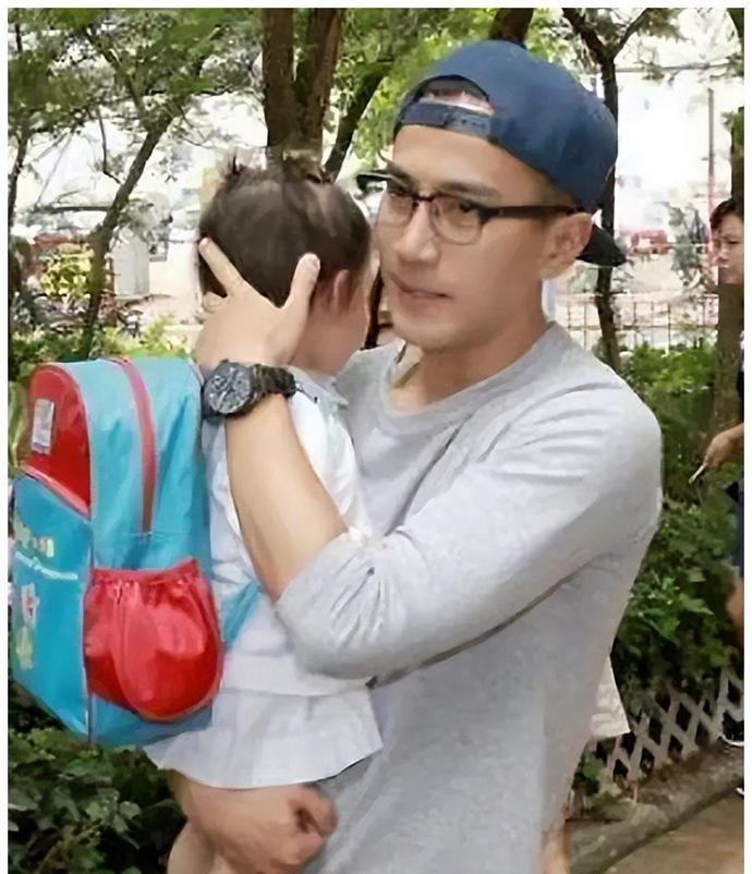 刘恺威父亲称小糯米不愿意跟妈妈见面,杨幂前公公真不招人待见休闲区蓝鸢梦想 - Www.slyday.coM 刘恺威父亲称小糯米不愿意跟妈妈见面,杨幂前公公真不招人待见休闲区蓝鸢梦想 - Www.slyday.coM