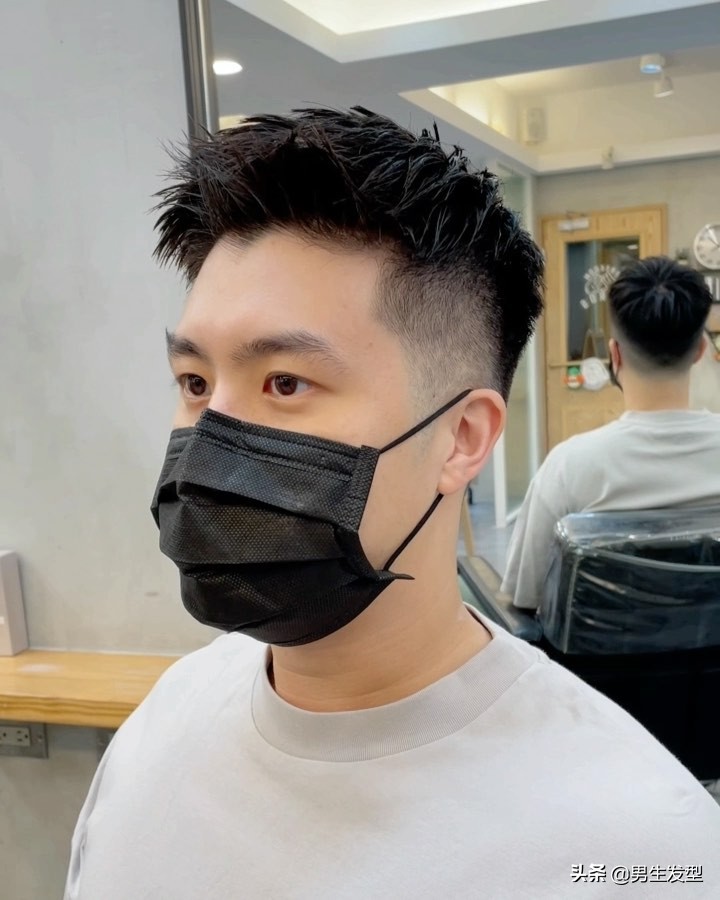 男生剪“前刺”发型有多帅气?试试这3款,尽显潮男范儿|发型_新浪新闻