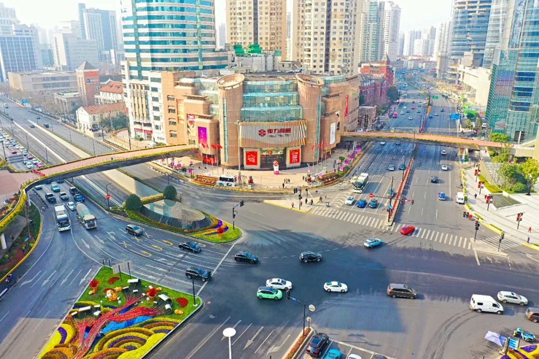 就像城市里的金腰带而在上海的43家三甲医院里,徐汇区以8家三甲的数量