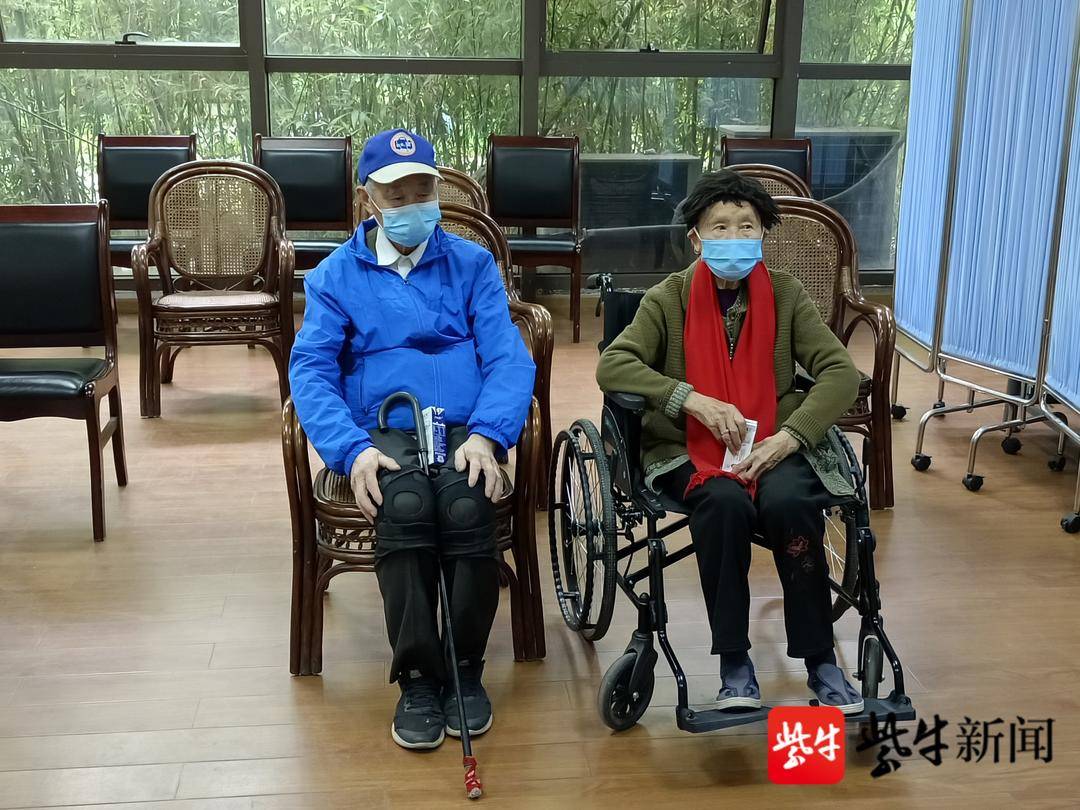 献出一“臂”之力！97岁老人主动接种疫苗休闲区蓝鸢梦想 - Www.slyday.coM