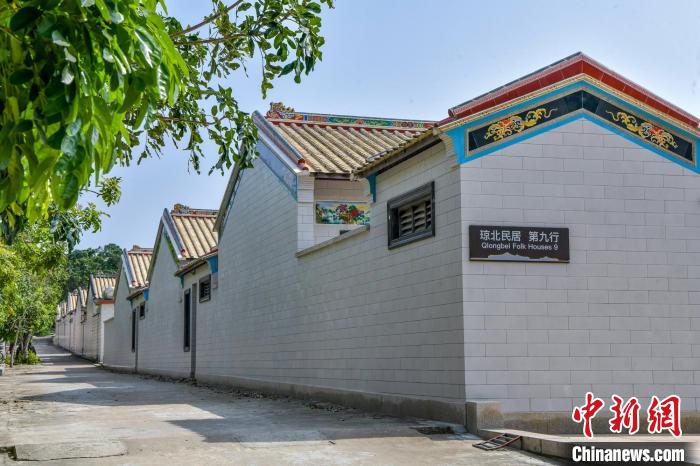 海南侨乡文昌白土村大花园里风景独好