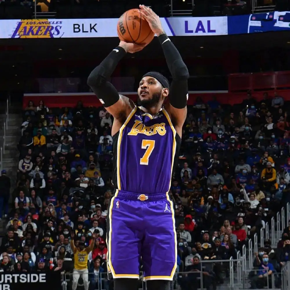 38岁还能被哄抢安东尼在湖人也保甜一点转变远胜詹姆斯