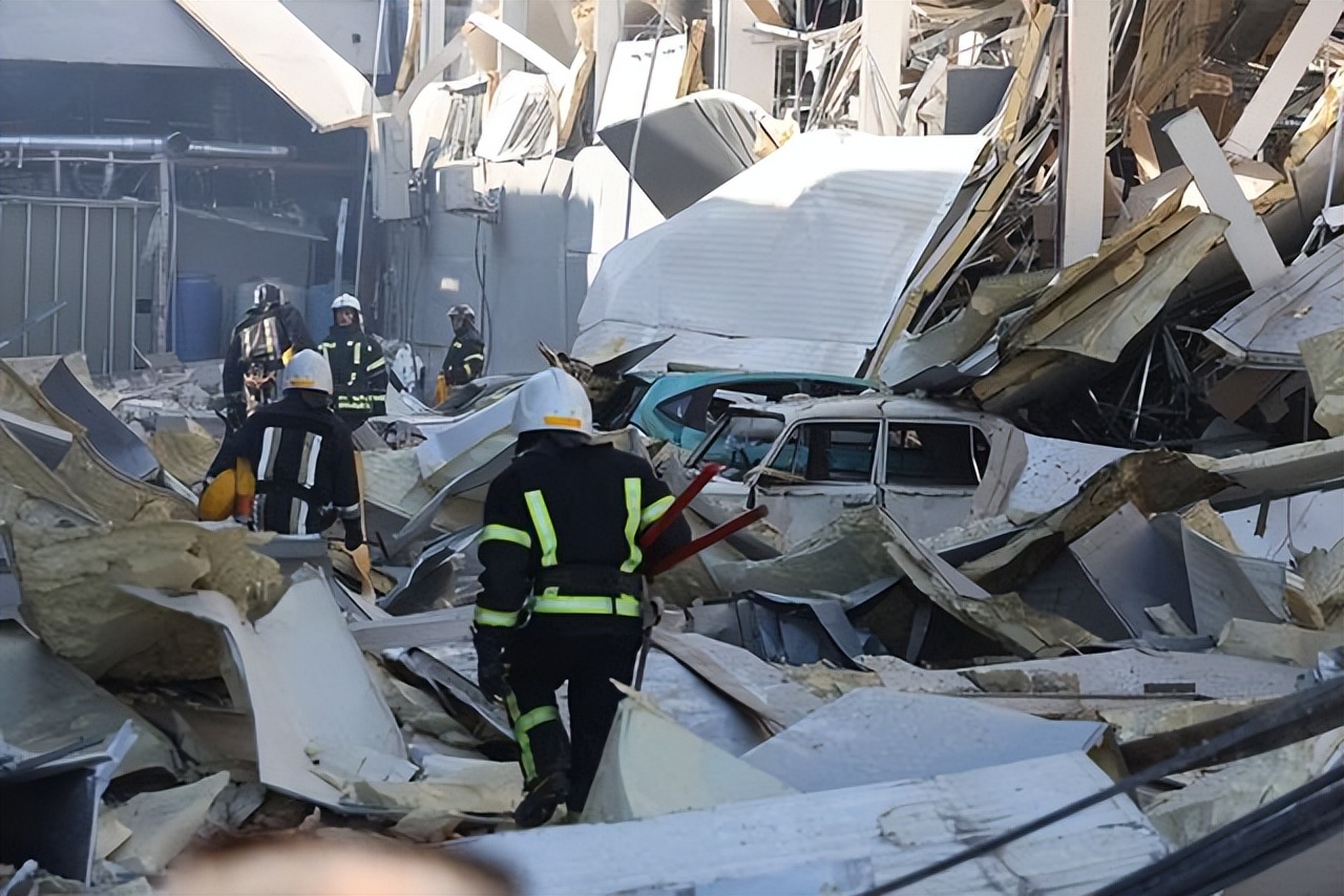 乌克兰敖德萨遇袭大量建筑受损 此前乌军试图再夺蛇岛失败|敖德萨