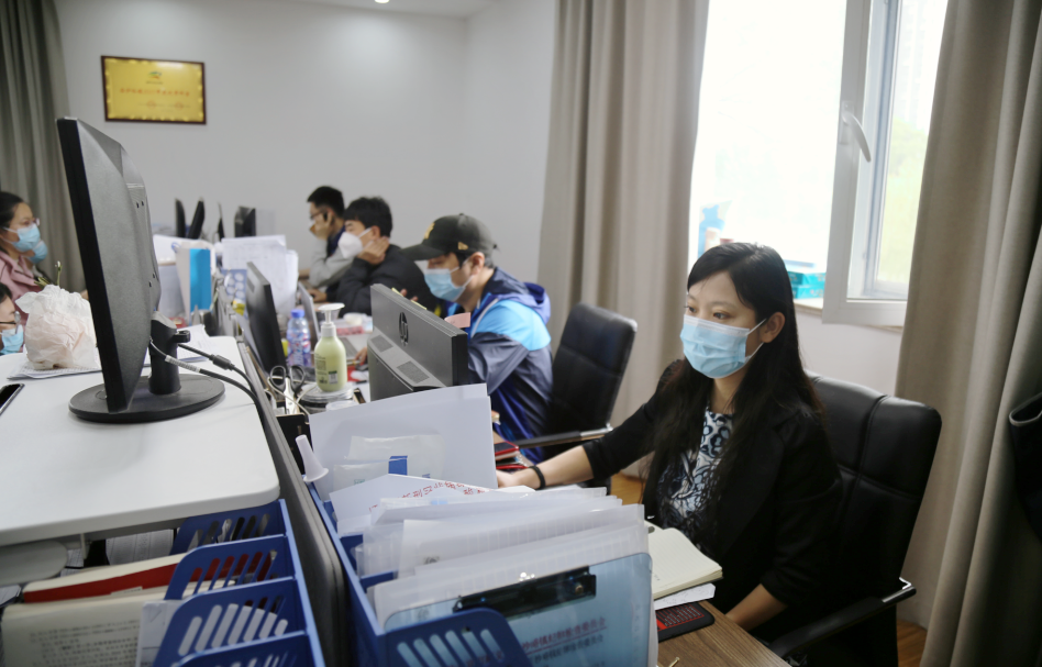 有这样一群人，他们的“店铺”，为我们守护，24小时不打烊！休闲区蓝鸢梦想 - Www.slyday.coM