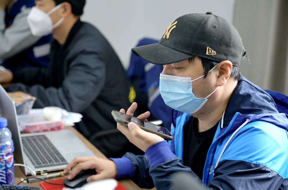 有这样一群人，他们的“店铺”，为我们守护，24小时不打烊！休闲区蓝鸢梦想 - Www.slyday.coM