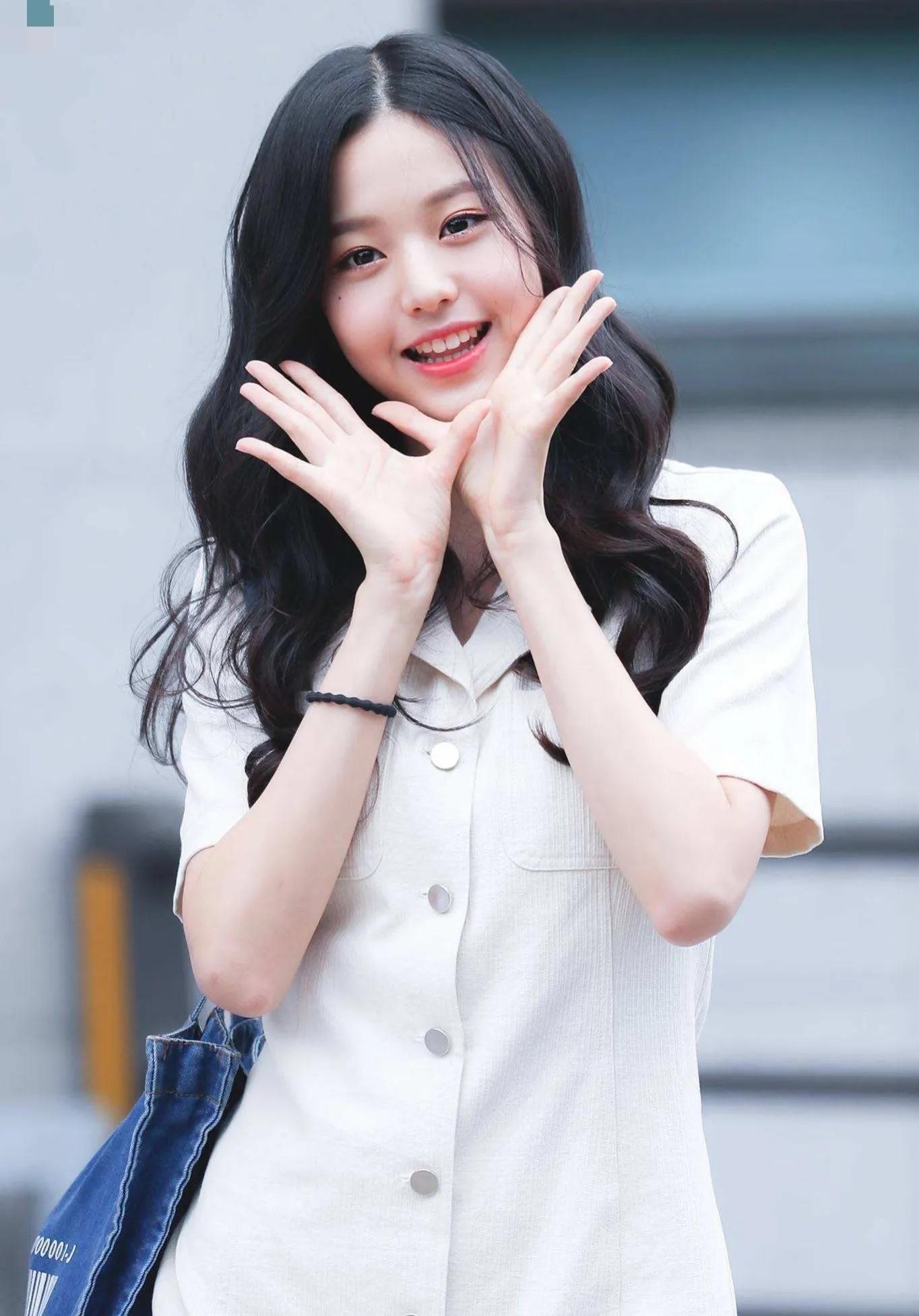 韩国清纯女歌手张员瑛夏季私服穿搭,清新脱俗,美丽动人__财经头条