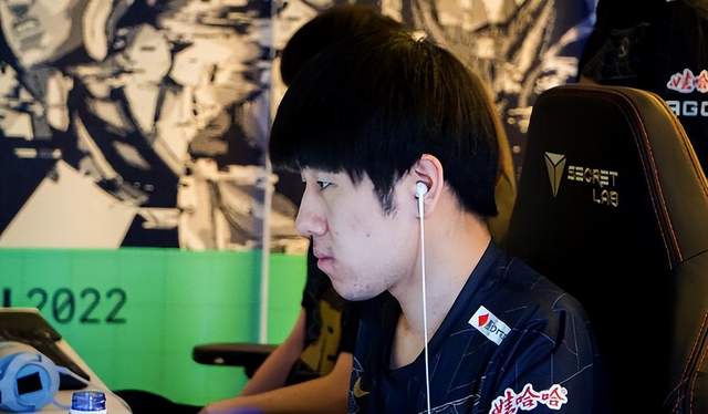 Msi延迟35不公平?圈内人爆料RNG现状,ping值达到80也无怨言休闲区蓝鸢梦想 - Www.slyday.coM Msi延迟35不公平?圈内人爆料RNG现状,ping值达到80也无怨言休闲区蓝鸢梦想 - Www.slyday.coM