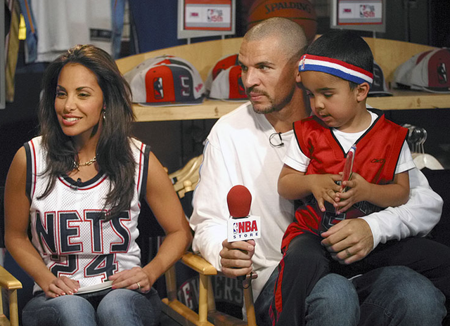 基德49岁前妻晒近照气质优雅nba昔日花魁生3胎保养真好