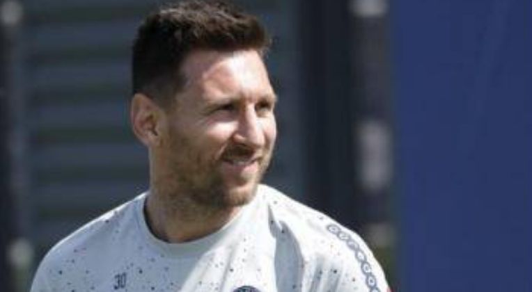 梅西从沙特返回巴黎后，收到2个好消息！4粒法甲进球2次月最佳休闲区蓝鸢梦想 - Www.slyday.coM